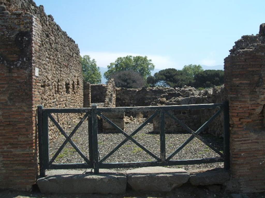 I.3.13 Pompeii. May 2005. Entrance, looking south.