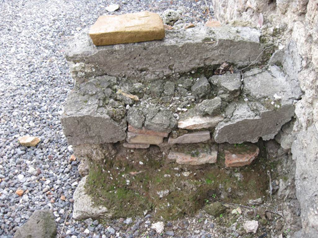 I.3.21 Pompeii. September 2010. Detail of remaining stair stub. Photo courtesy of Drew Baker.