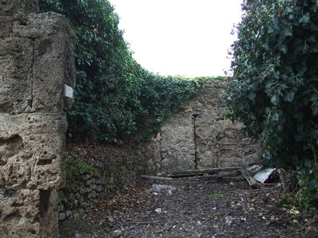 I.3.26 Pompeii. December 2006. Looking west from entrance.