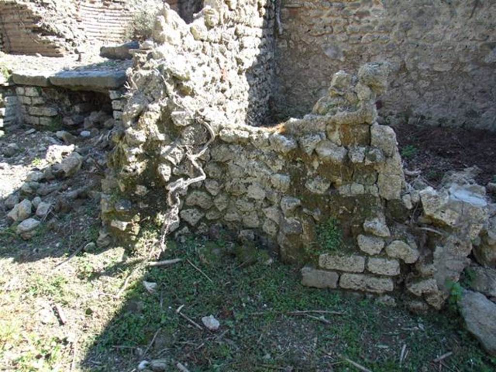 I.3.27 Pompeii. March 2009. West side of oven showing shape of a vessel. According to CTP, some appurtenances such as three of the vessels around the oven are gone
See Van der Poel, H. B., 1986. Corpus Topographicum Pompeianum, Part IIIA. Austin: University of Texas. (p.6)
