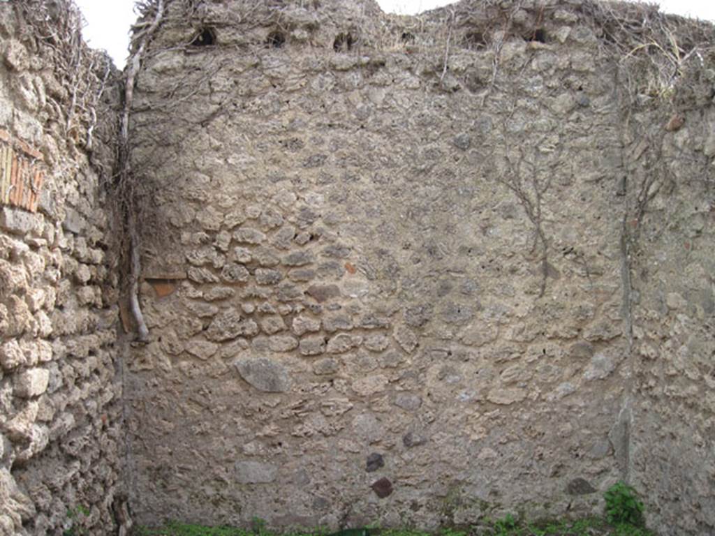 I.3.27 Pompeii. September 2010. South wall of small room. Photo courtesy of Drew Baker.