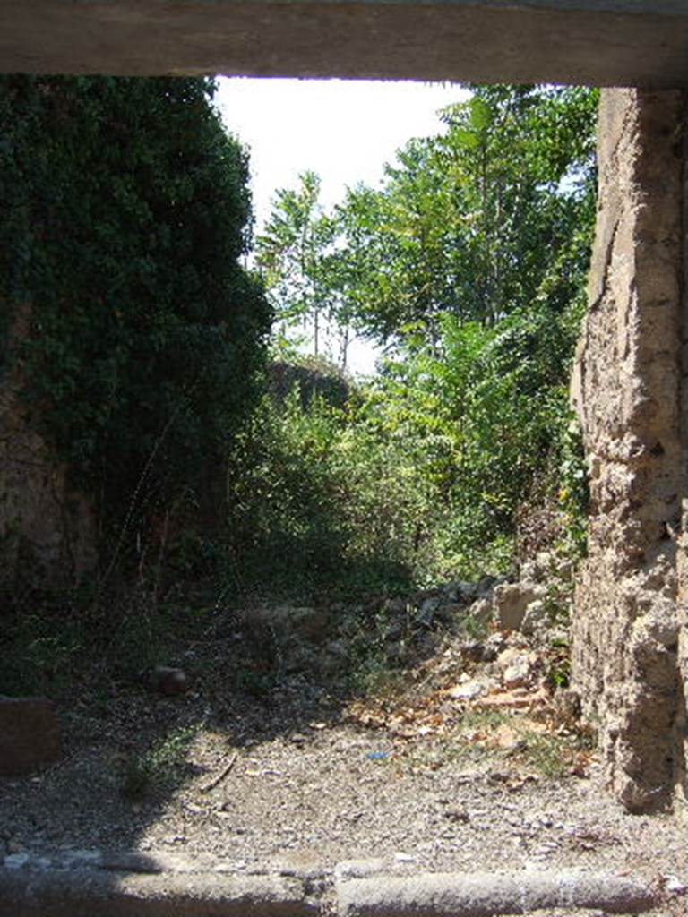 I.3.27 Pompeii. September 2005. Entrance. Looking west.