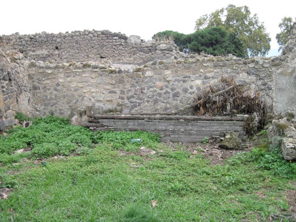 I.3.29 Pompeii. September 2010. Room 1, south wall of atrium. Photo courtesy of Drew Baker.