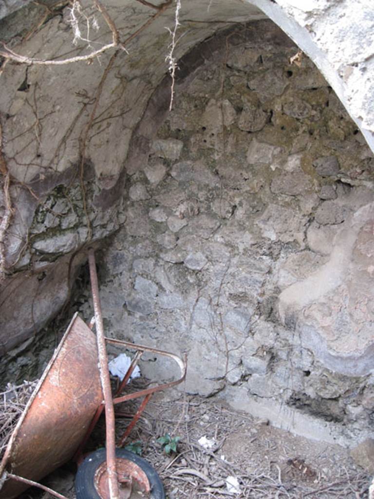 I.3.30 Pompeii. September 2010. South-east corner of alcove in small room at rear of room 3. Photo courtesy of Drew Baker.
