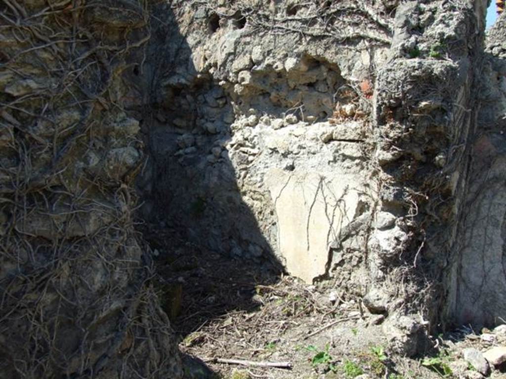 I.3.30 Pompeii.  March 2009.  Doorway to Room 4.  Cubiculum.