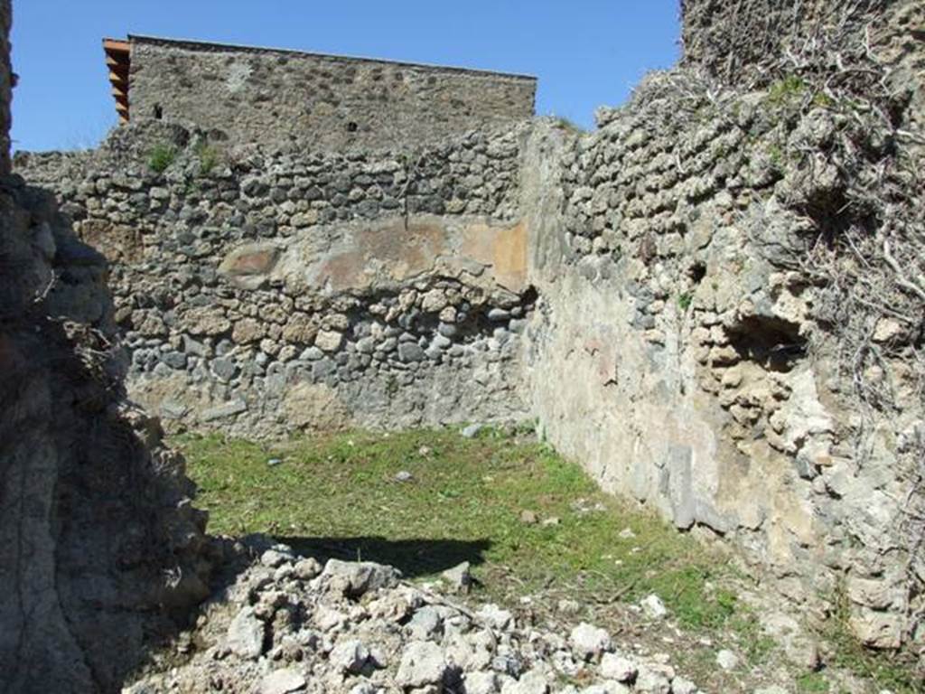 I.3.30 Pompeii. March 2009. Room 5, north-east corner of triclinium.