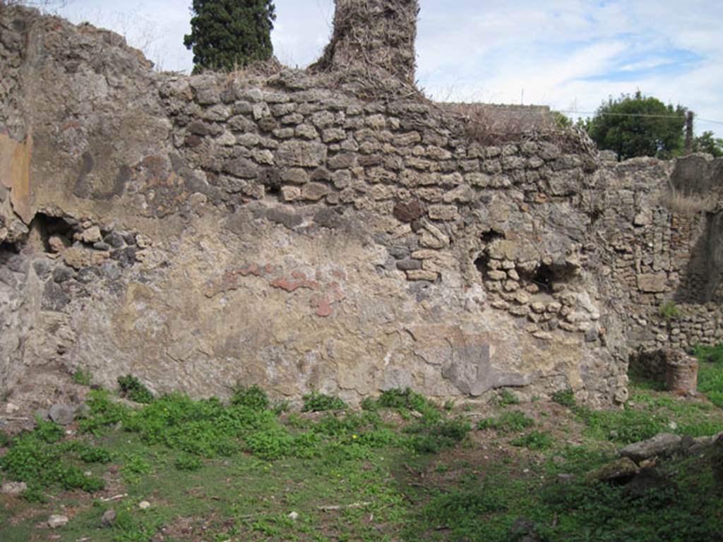 I.3.30 Pompeii. September 2010. Room 5, east wall of triclinium. Photo courtesy of Drew Baker.