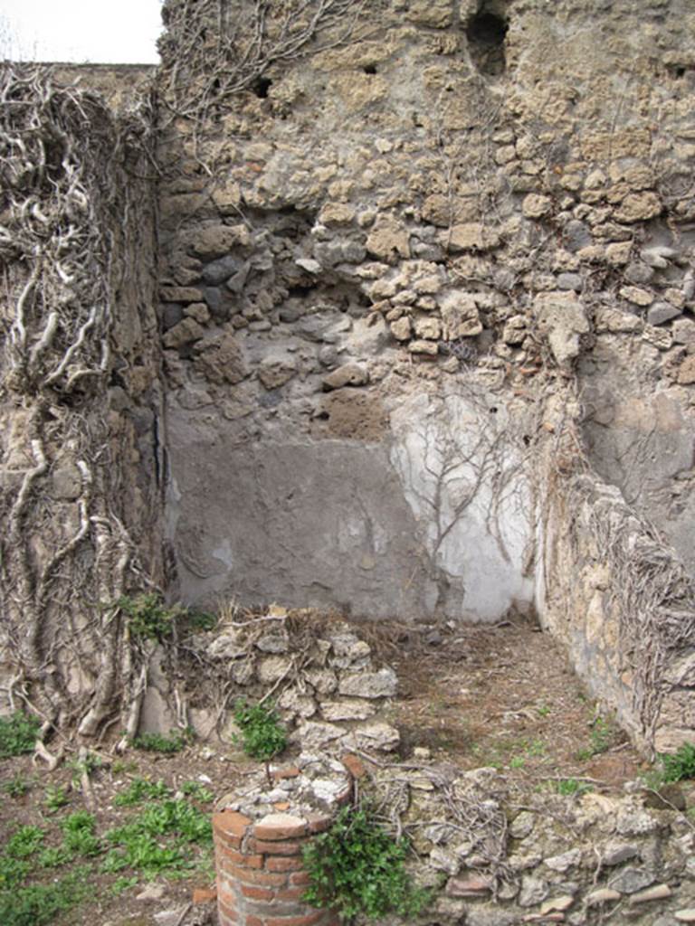 I.3.30 Pompeii. September 2010. Room 7, looking north through doorway from north portico of peristyle. Photo courtesy of Drew Baker.
