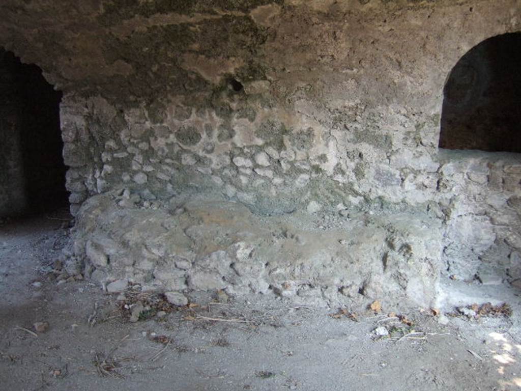 I.3.31 Pompeii. September 2005.  Entrance room. Looking east.  Bench.