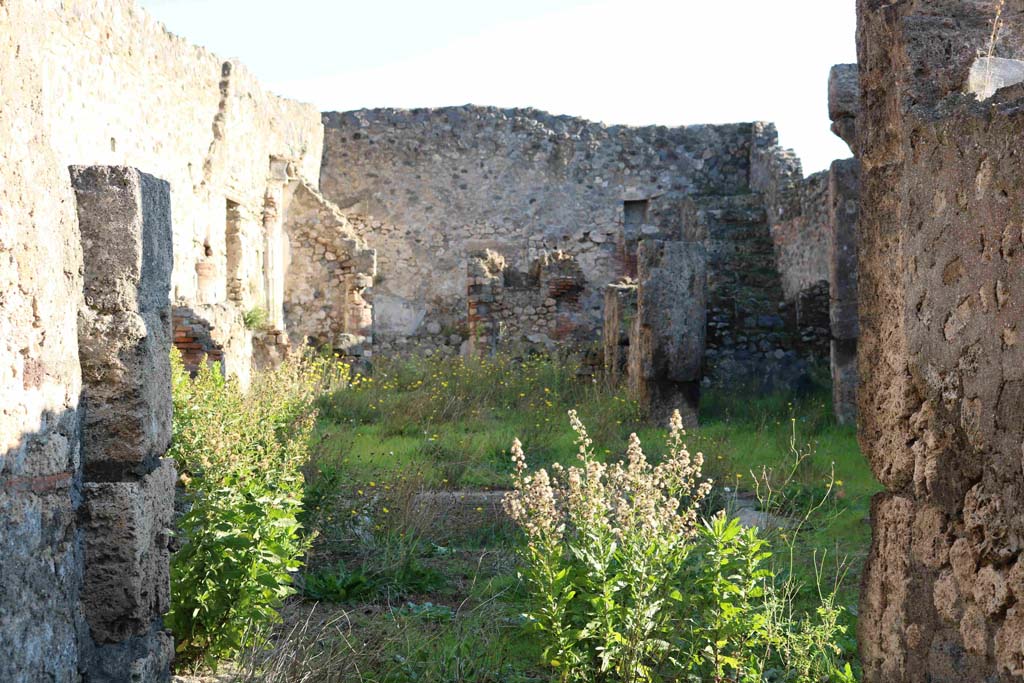 I.4.2 Pompeii. December 2018. Looking east across impluvium in atrium. Photo courtesy of Aude Durand.