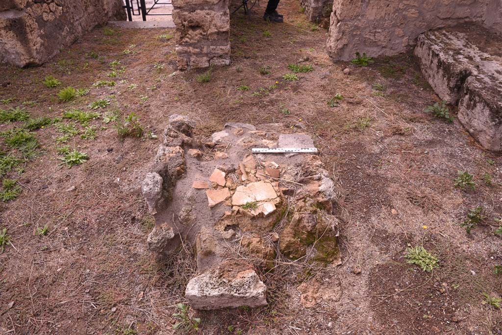 I.4.2 Pompeii. October 2019. Looking west towards remains of hearth in north-west corner of atrium.
Foto Tobias Busen, ERC Grant 681269 DCOR.
