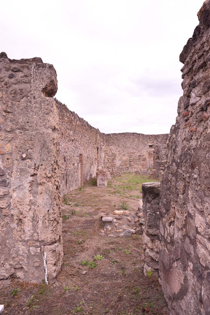 I.4.3 Pompeii. October 2019. Looking east through doorway into atrium of I.4.2.
Foto Tobias Busen, ERC Grant 681269 DCOR.

