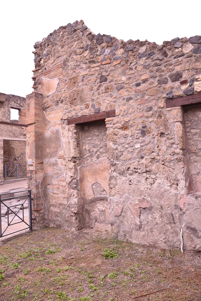 I.4.4 Pompeii. October 2019. West end of north wall with niche/recess.
Foto Tobias Busen, ERC Grant 681269 DCOR.
