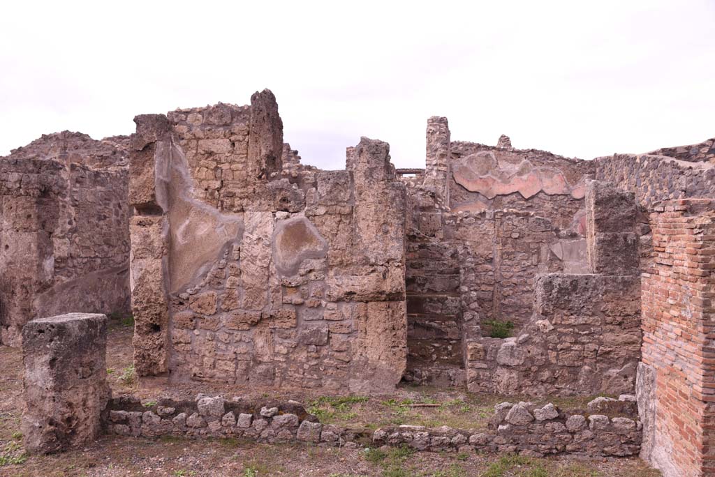 I.4.9 Pompeii. October 2019. Corridor i, looking north from tablinum.
Foto Tobias Busen, ERC Grant 681269 DCOR.
