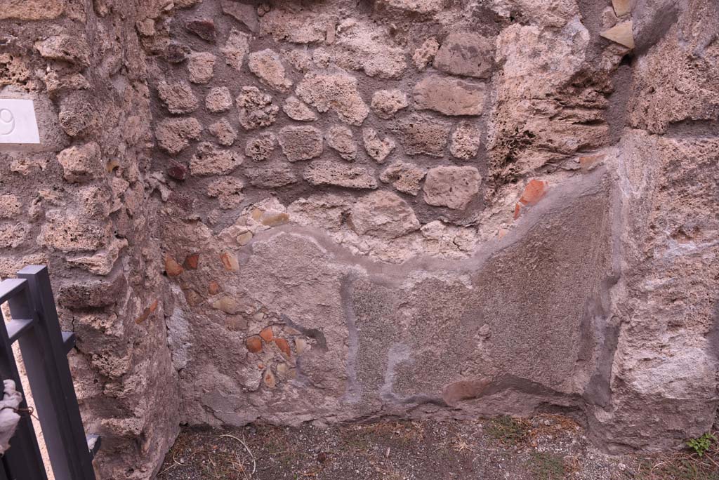 I.4.9 Pompeii. October 2019. 
Looking towards north side of vestibule/entrance corridor/fauces, at west end.
Foto Tobias Busen, ERC Grant 681269 DCOR.
