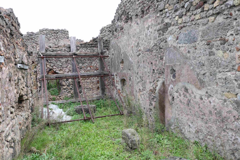 I.4.12 Pompeii. December 2018. Looking east from west end, in room on west side of oven. Photo courtesy of Aude Durand.