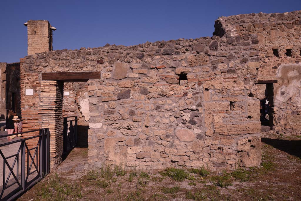 I.4.13 Pompeii. October 2019. Room a, looking north in bakery room, towards doorways on left, into I.4.14 and on right to room b and on to I.4.17.
Foto Tobias Busen, ERC Grant 681269 DCOR.

