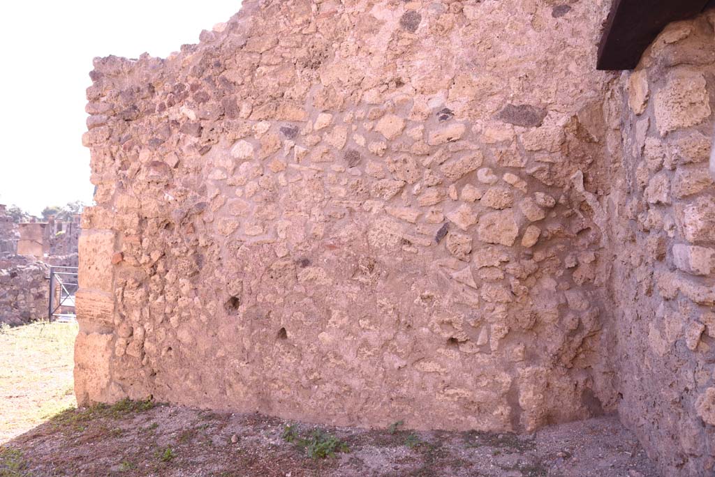 I.4.13 Pompeii. October 2019. Room b, west wall.
Foto Tobias Busen, ERC Grant 681269 DCOR.
