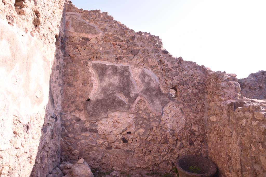 I.4.13 Pompeii. October 2019. Room b, looking towards east wall.
Foto Tobias Busen, ERC Grant 681269 DCOR.
