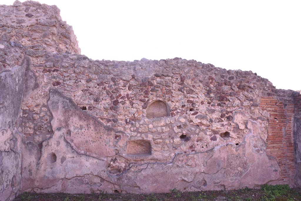 I.4.16 Pompeii. October 2019. Looking towards south wall with niches.
Foto Tobias Busen, ERC Grant 681269 DCOR.

