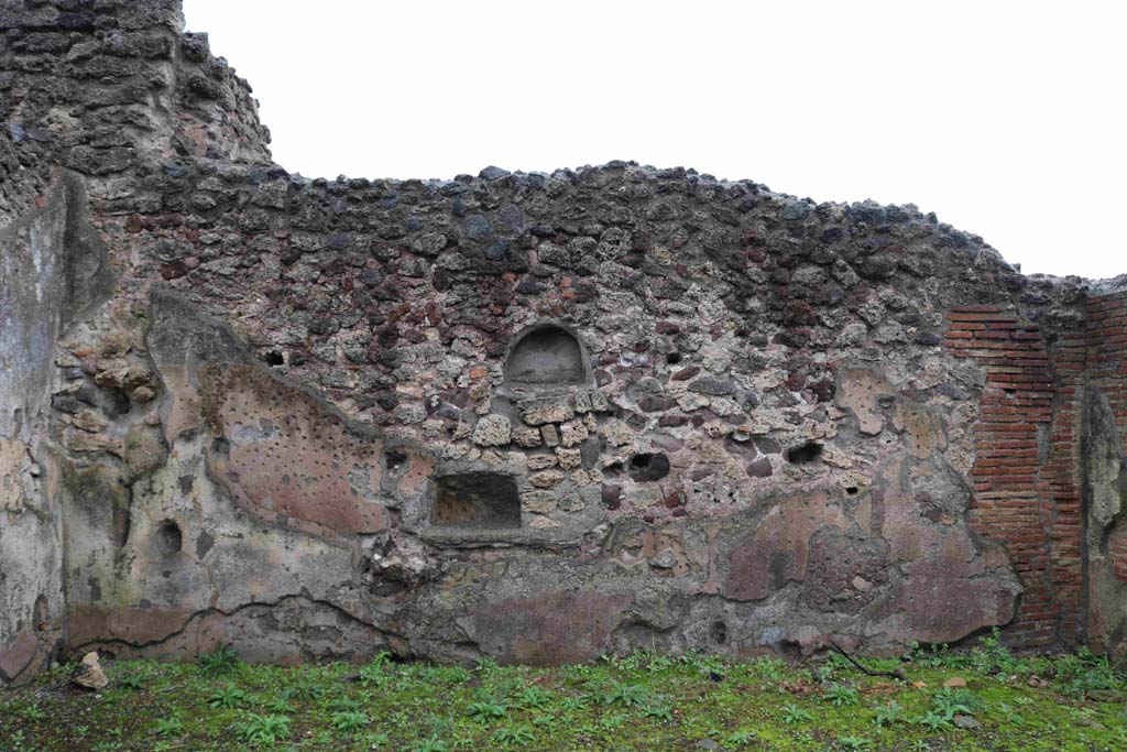 I.4.16 Pompeii. December 2018. Looking towards south wall with niches. Photo courtesy of Aude Durand.