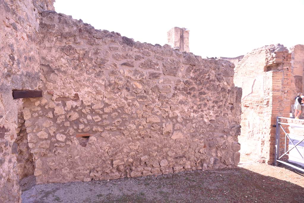 I.4.17 Pompeii. October 2019. Looking towards west wall of shop-room.
Foto Tobias Busen, ERC Grant 681269 DCOR.

