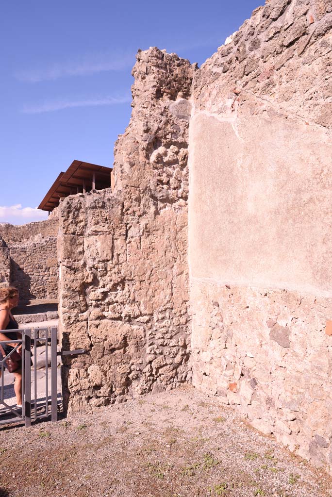 I.4.17 Pompeii. October 2019. Interior north-east corner of shop-room.
Foto Tobias Busen, ERC Grant 681269 DCOR.
