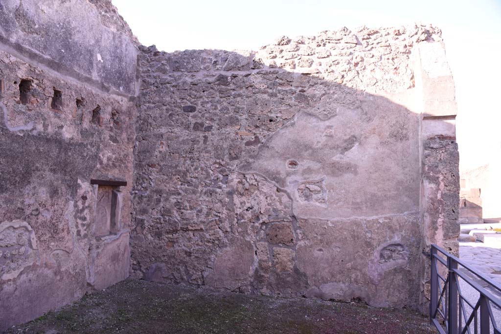 I.4.18 Pompeii. October 2019. Looking towards west wall of workshop.
Foto Tobias Busen, ERC Grant 681269 DCOR.


