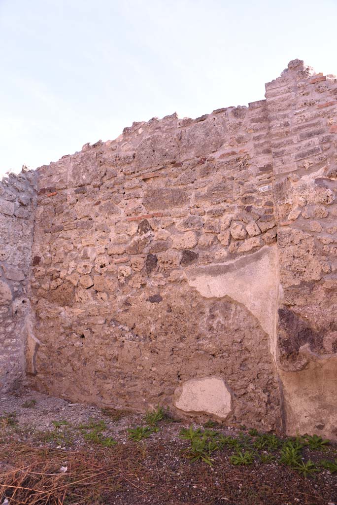 I.4.19 Pompeii. October 2019. Looking towards north end of east wall of rear room.
Foto Tobias Busen, ERC Grant 681269 DCOR.
