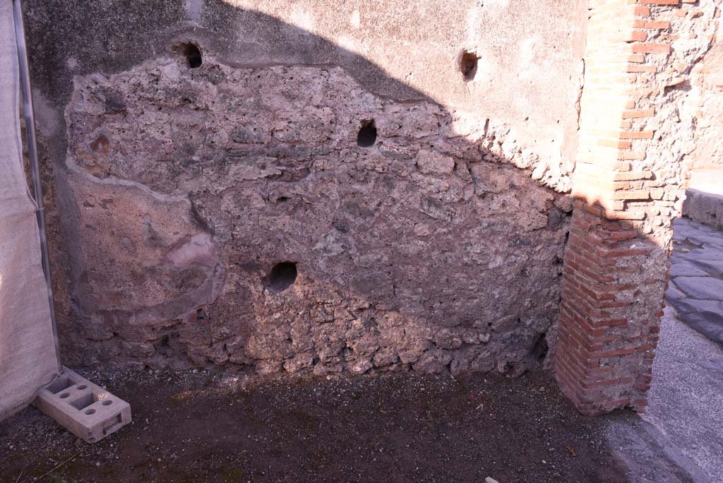 I.4.19 Pompeii. October 2019. Looking towards west wall of shop-room.
Foto Tobias Busen, ERC Grant 681269 DCOR.
