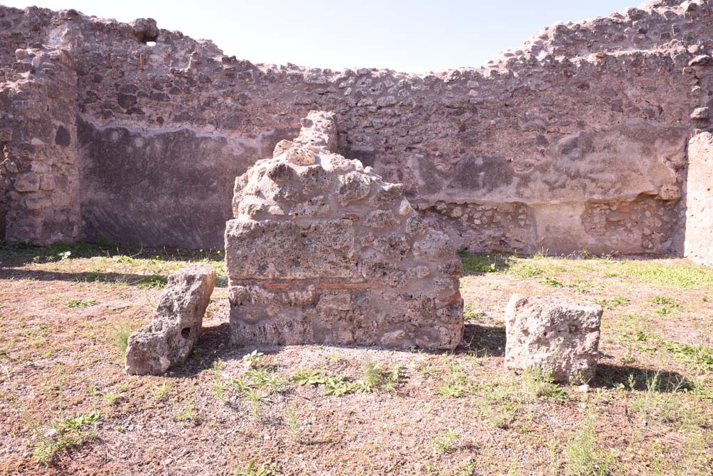 I.4.22 Pompeii. October 2019. Looking west towards room d, on right, and room e, on left. 
Foto Tobias Busen, ERC Grant 681269 DCOR.
