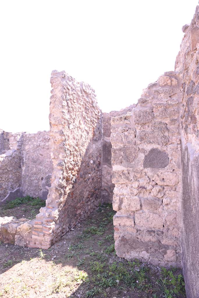 I.4.22 Pompeii. October 2019. 
Looking south to doorway of room n, in south wall of room e.
Foto Tobias Busen, ERC Grant 681269 DCOR.
