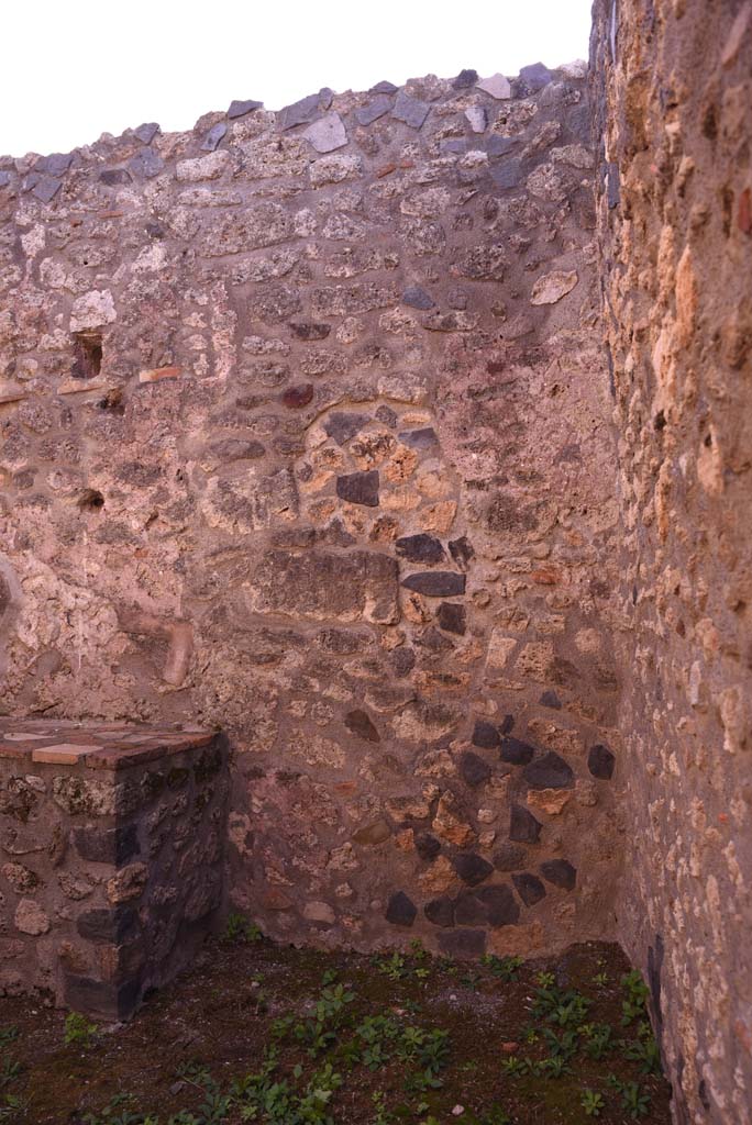 I.4.22 Pompeii. October 2019. Room h, south-west corner.
Foto Tobias Busen, ERC Grant 681269 DCOR.
