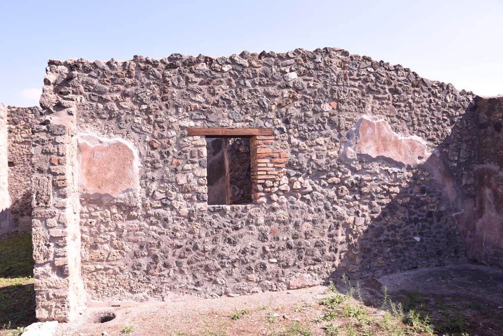 I.4.22 Pompeii. October 2019. Room k/l, courtyard, looking towards east wall.
Foto Tobias Busen, ERC Grant 681269 DCOR.

