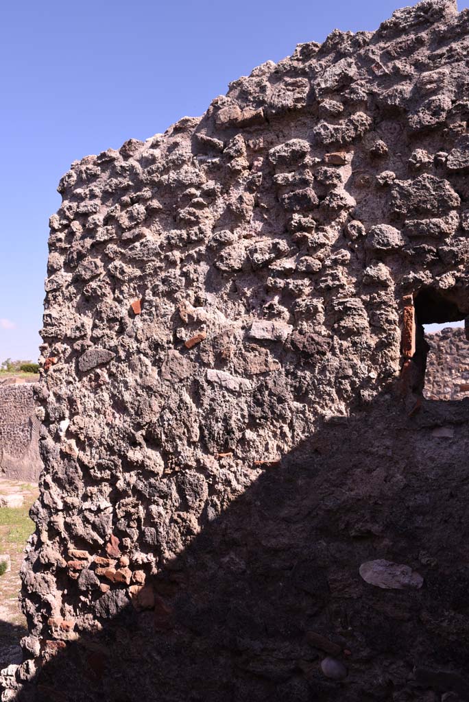 I.4.22 Pompeii. October 2019. Room n, east wall. 
Foto Tobias Busen, ERC Grant 681269 DCOR.

