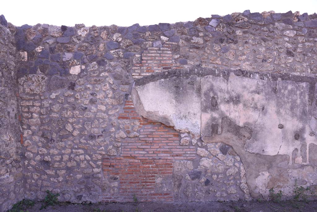 I.4.25 Pompeii. October 2019. Lower Peristyle 32, south-west corner, looking west.
Foto Tobias Busen, ERC Grant 681269 DCOR.

