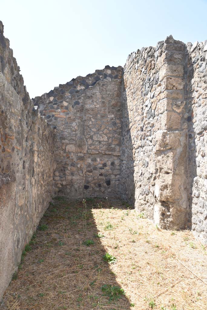 I.4.25/I.4.5 Pompeii. September 2020. Apodyterium 38, looking west into room 39.
Foto Tobias Busen, ERC Grant 681269 DCOR.
