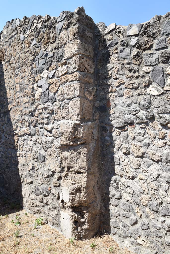 I.4.25/I.4.5 Pompeii. September 2020. 
Looking west along north wall into room 39, with Apodyterium 38, on right. 
Foto Tobias Busen, ERC Grant 681269 DCOR.
