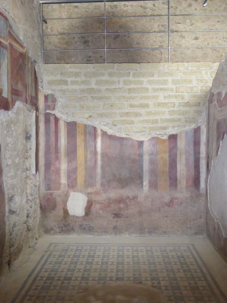 I.6.2 Pompeii. September 2017. Looking towards east wall of frigidarium.
Foto Annette Haug, ERC Grant 681269 DCOR.

