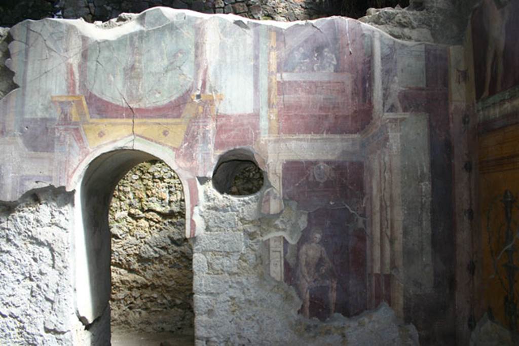 I.6.2 Pompeii. May 2016. Detail from upper west end of south wall. Photo courtesy of Buzz Ferebee.
