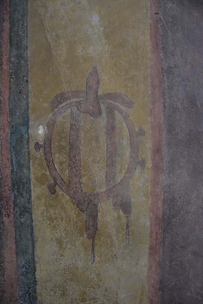 I.6.2 Pompeii. March 2019. Detail of painted decoration from east wall of west wing.
Foto Annette Haug, ERC Grant 681269 DCOR.
