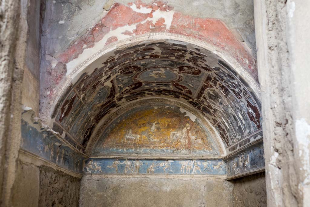 I.6.4 Pompeii. December 2021. 
Room 16, sacellum. Stucco ceiling and Iliac relief and lunette with Diana and Endymion. Photo courtesy of Johannes Eber.
.