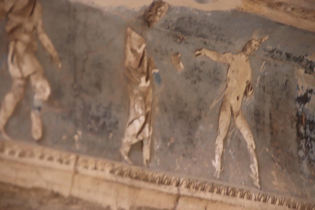 I.6.4 Pompeii. October 2023. Room 16, Room 16, detail from frieze on east side showing scenes from the Iliad. Photo courtesy of Klaus Heese.