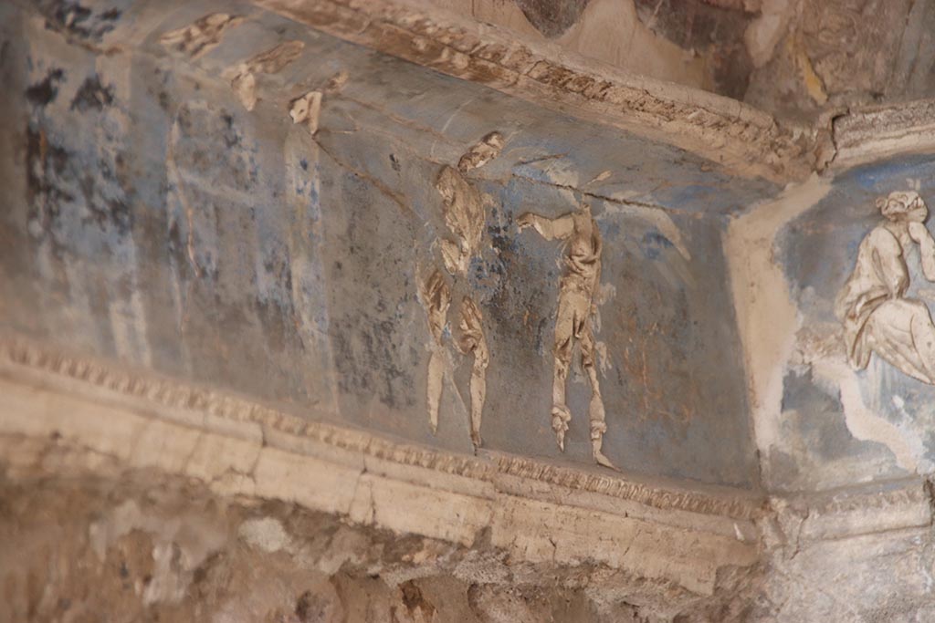 I.6.4 Pompeii. October 2024. Room 16. Hector led by the Goddess Fate to combat Achilles.
South end of east wall, detail from frieze on east side. Photo courtesy of Klaus Heese.
