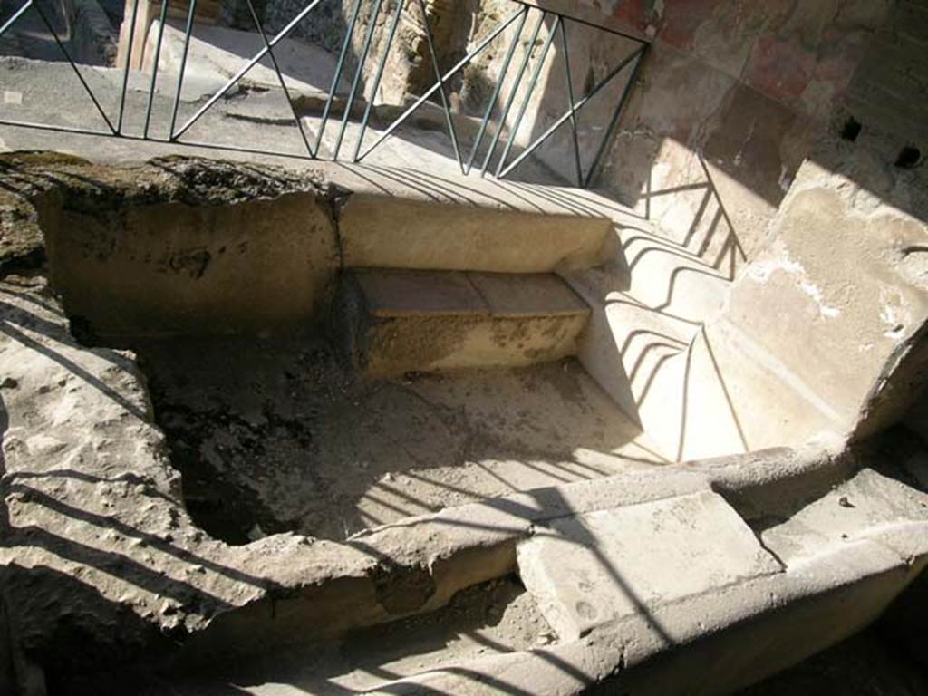 I.6.7 Pompeii. June 2006. Looking north across front vat. Photo courtesy of Nicolas Monteix.