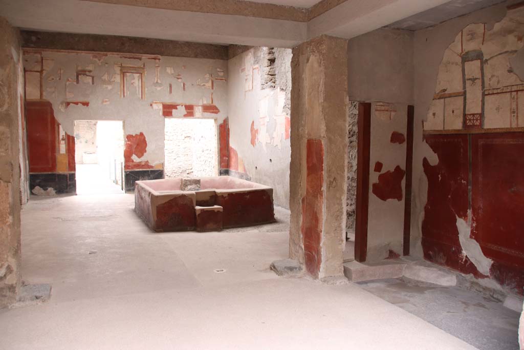 I.6.7 Pompeii. September 2015. Looking south-east across atrium.
On the left is the large oecus, followed in the south-east corner by a doorway to a corridor leading to the rear.
In the centre is a doorway to the tablinum, with a neighbouring room, on the right.
Foto Annette Haug, ERC Grant 681269 DÉCOR.
