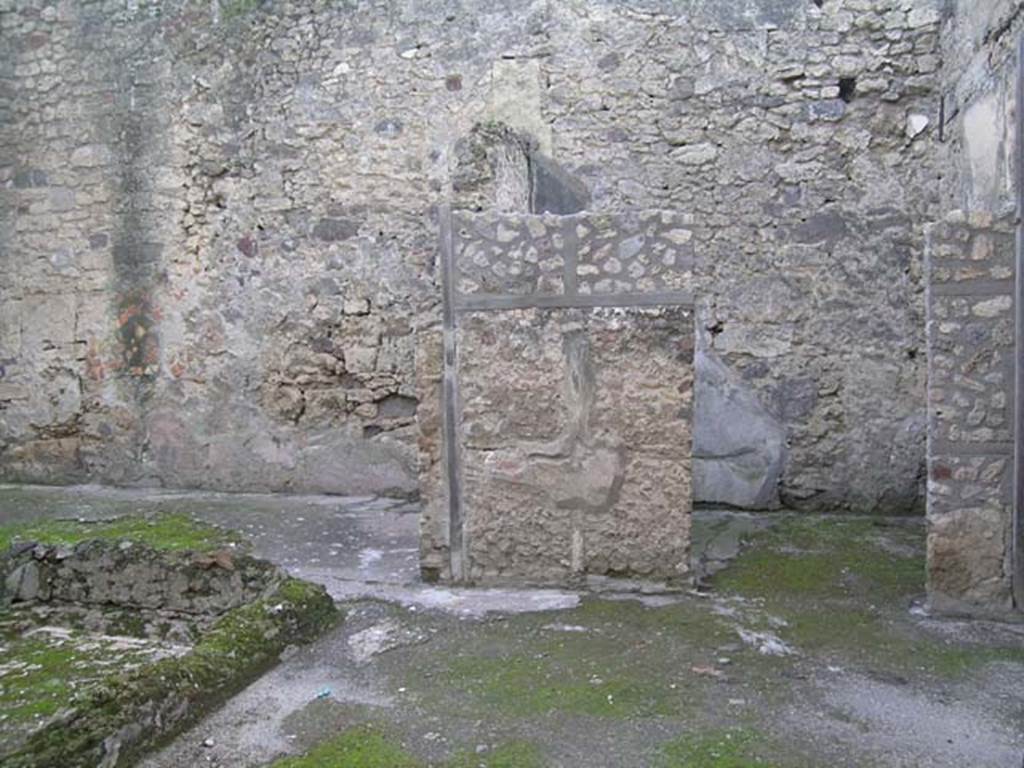 I.6.9 Pompeii. October 2004. Bedroom on the west side.
Photo courtesy of Nicolas Monteix.
