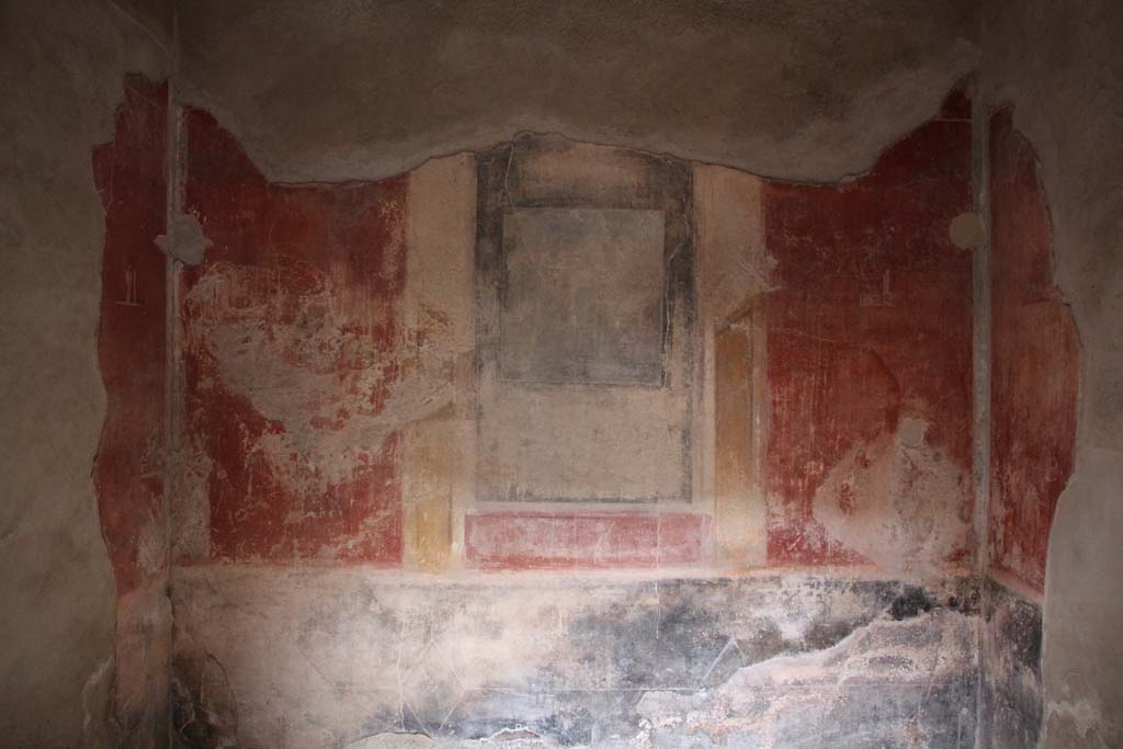 I.6.11 Pompeii. April 2014. Cubiculum 4, looking towards the west wall. Photo courtesy of Klaus Heese.