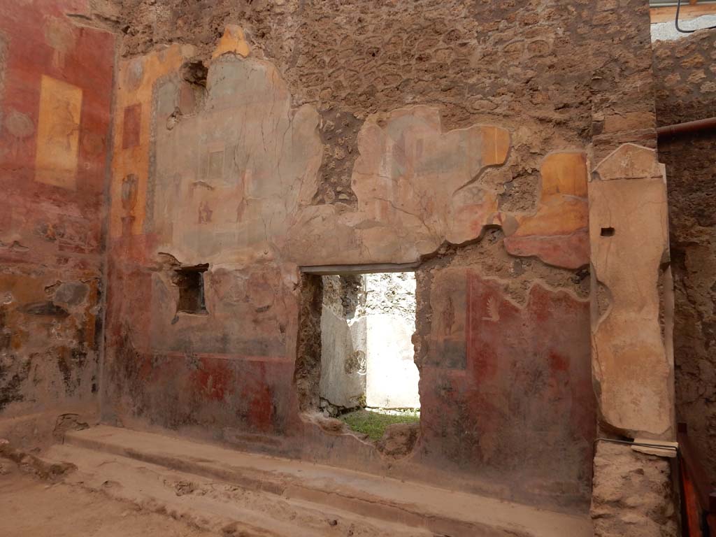 I.6.15 Pompeii. March 2009. Room 9, east wall of small garden, with window to room 10.