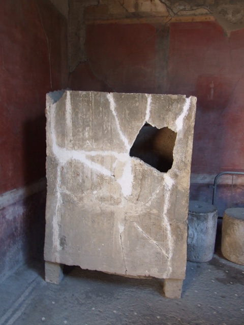 I.6.15 Pompeii.  March 2009.  Room 4, Atrium, Plaster cast of cupboard.